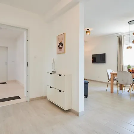 Rikard Appartement *