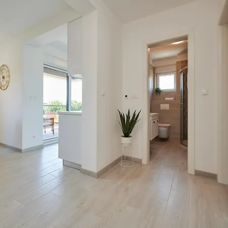 Διαμέρισμα Rikard Τρογκίρ